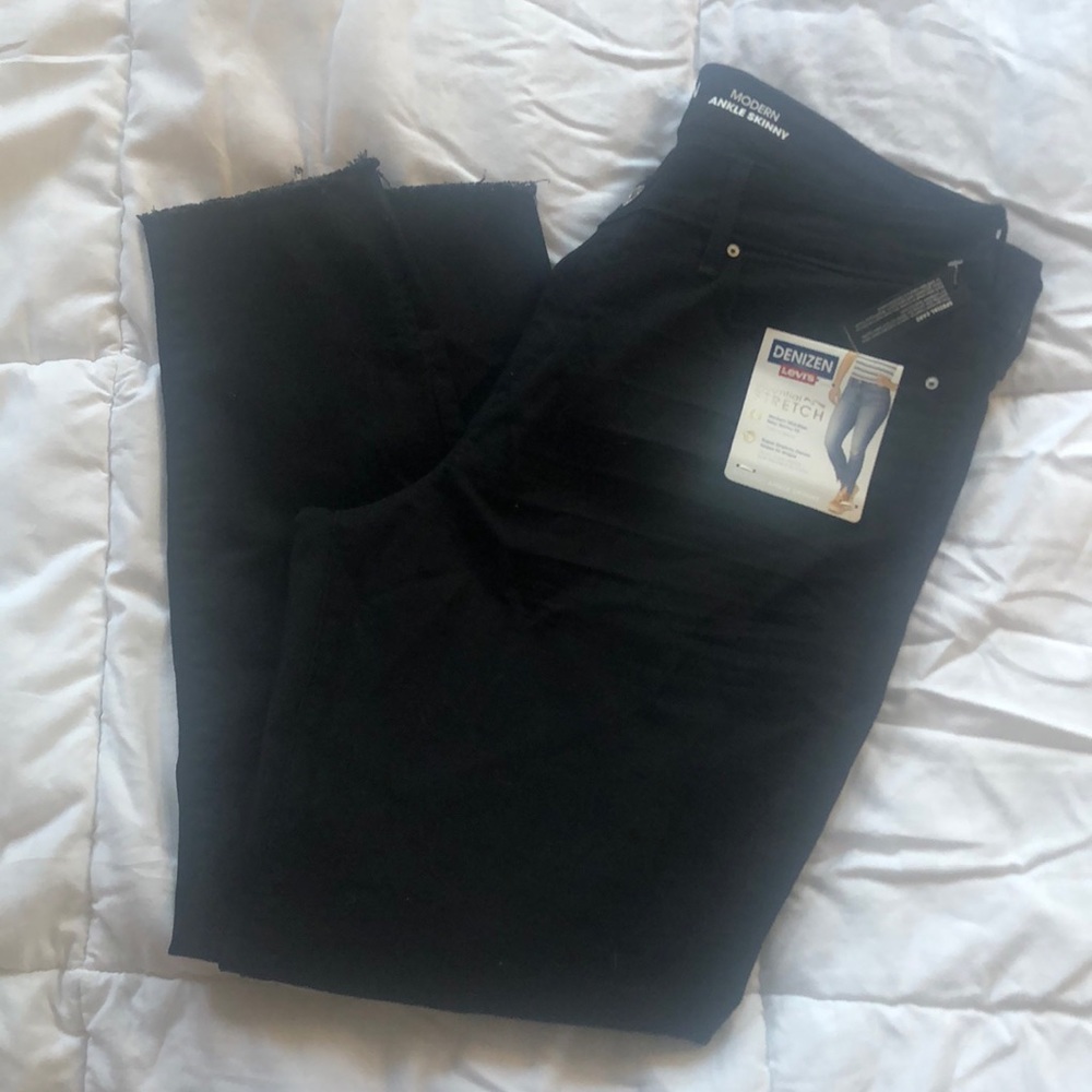 Levi’s Denizen Black Ankle Skinny Jeans